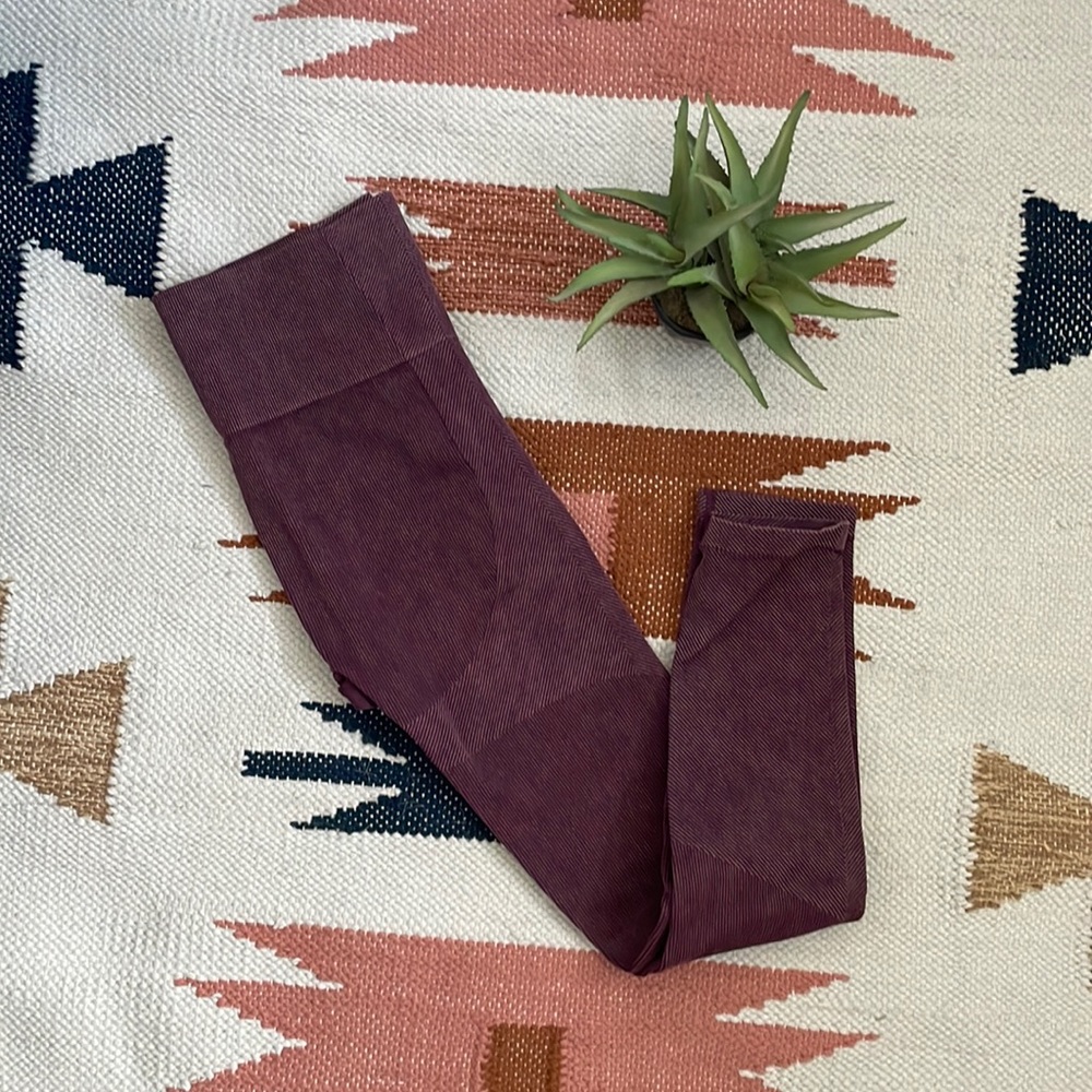 High-rise ribbed leggings